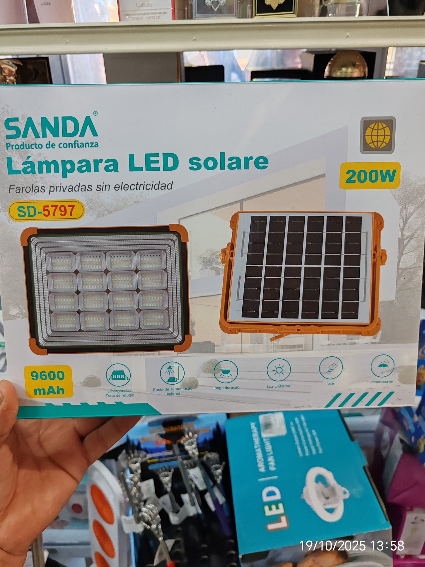 Lampara led Fuco solar dé 200W
