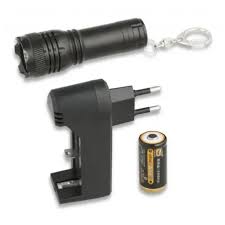 Linterna 🔦 LED recargable portátil y con pilas AAA
