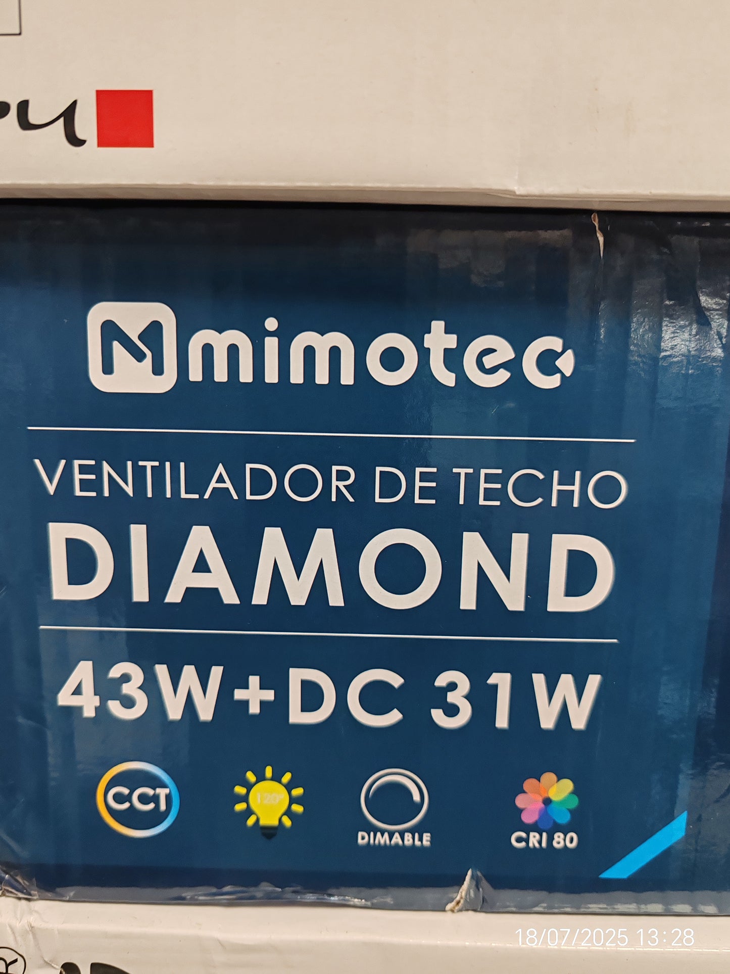 Ventilador de techo dé buena calidad con 6 velocidades con su mando verano y invierno tres modos de luz calidad blanca y natural, recomendó 100%