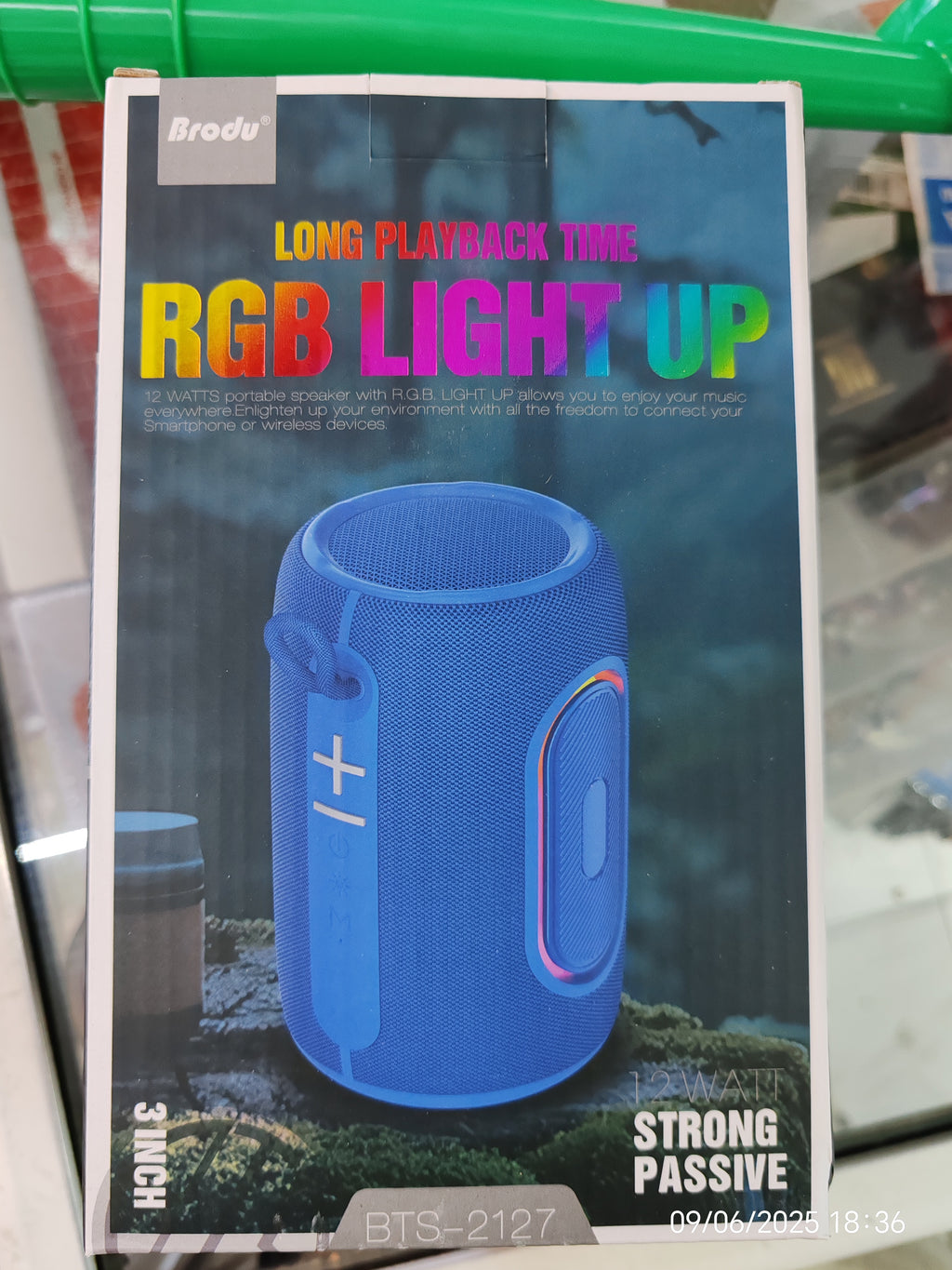 Altavoz dé alta calidad con bluetooth música 🎼🎵 suena muy bien