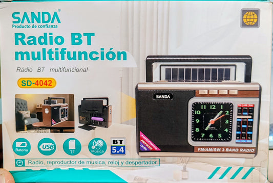 Radio 📻 con blaca solar despertador reloj ⌚⌛ bluetooth música 🎵🎼 recargable y también con pilas AA y también con linterna 🔦🔦