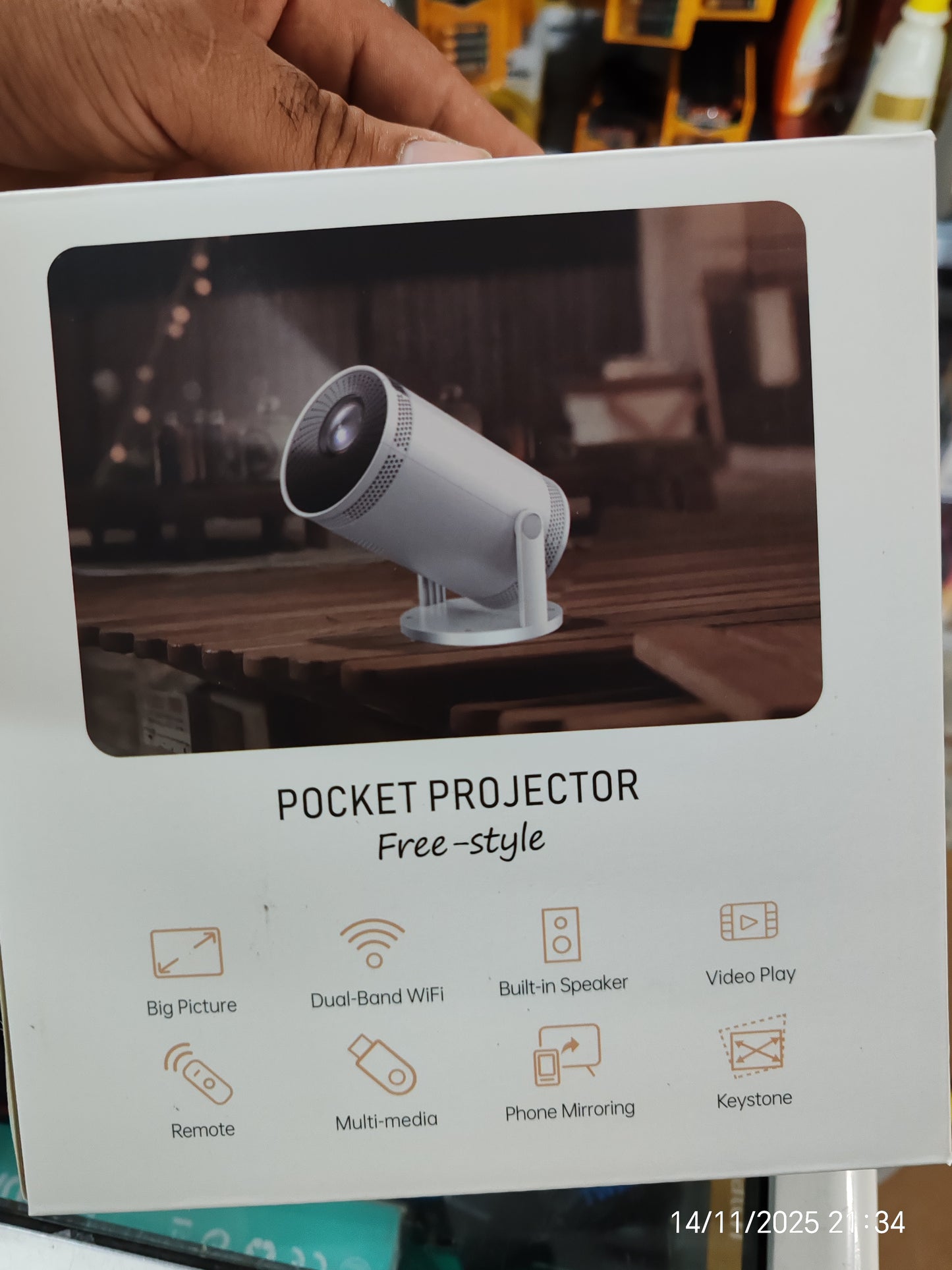 Mini proyector 📽️ con wifi 🛜 dé buena calidad 👌😃