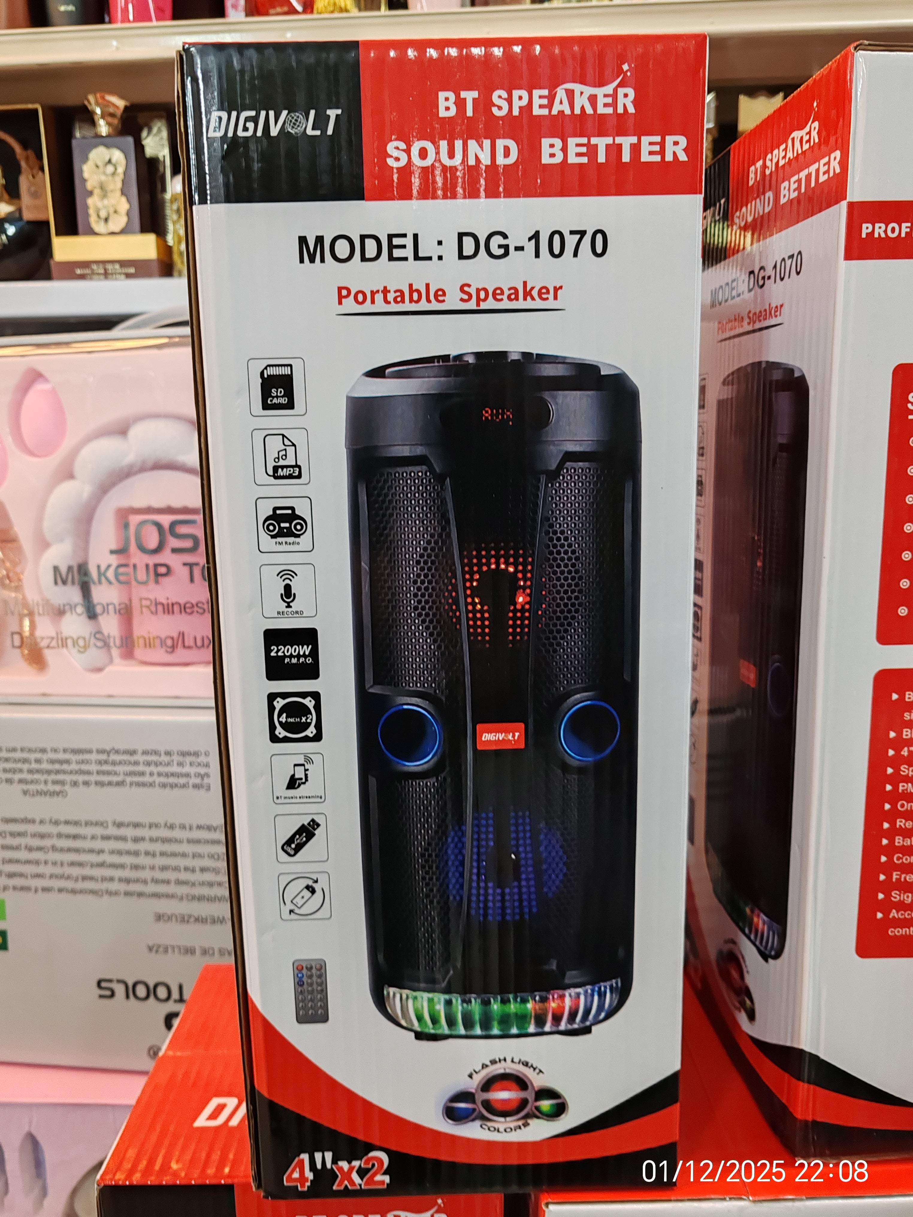 Oferta Altavoz 🔊 🔊 de alta calidad com bluetooth tiene también para meterle el karaoke con el micro pero viene sin  micrófono 🎤