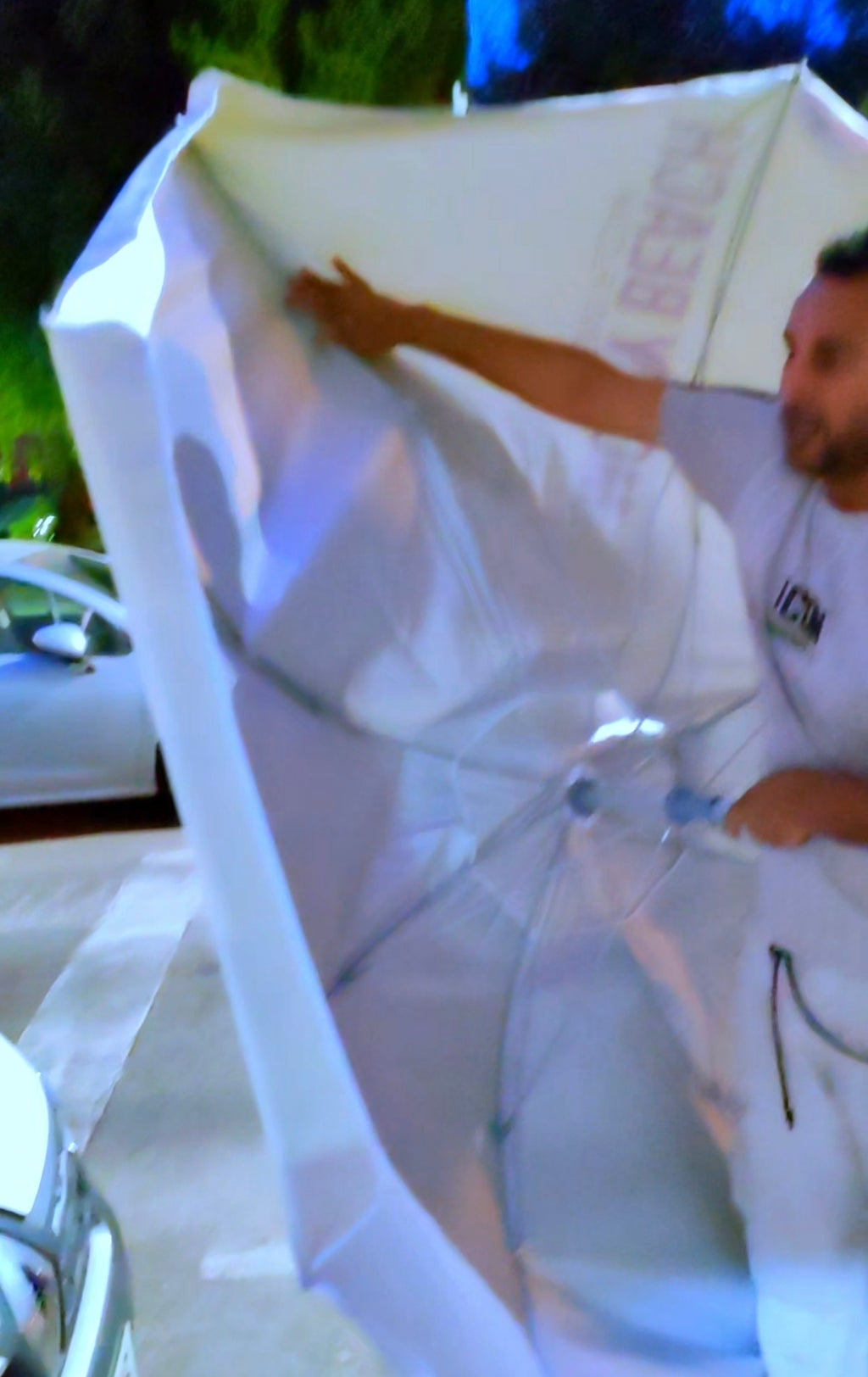 Sombrilla ⛱️⛱️ de buena calidad dé aluminio 240 es grande