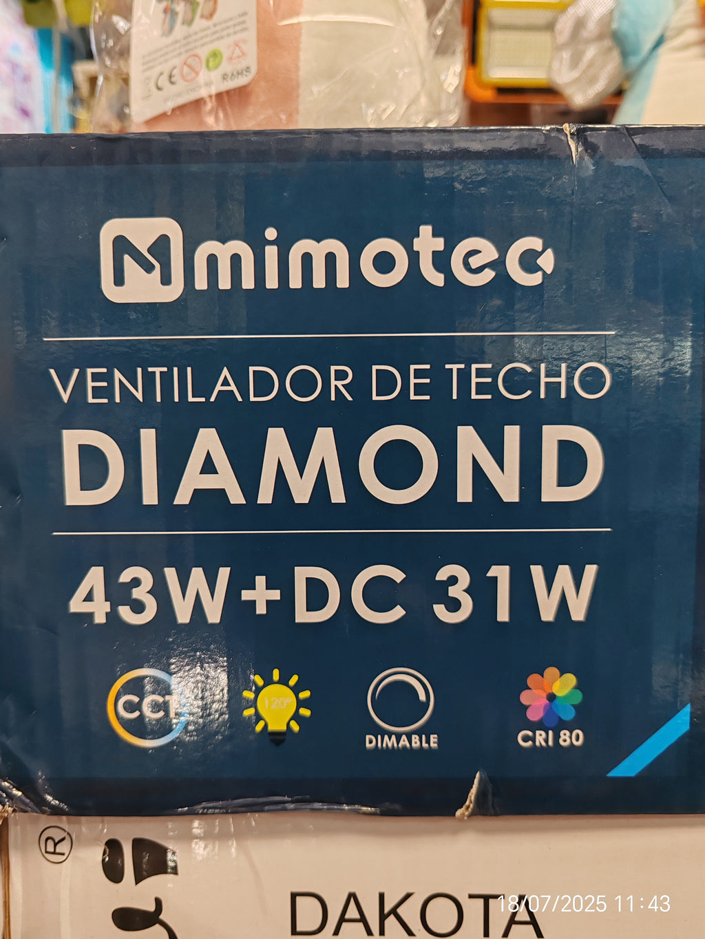 Ventilador de techo dé buena calidad con 6 velocidades con su mando verano y invierno tres modos de luz calidad blanca y natural, recomendó 100%