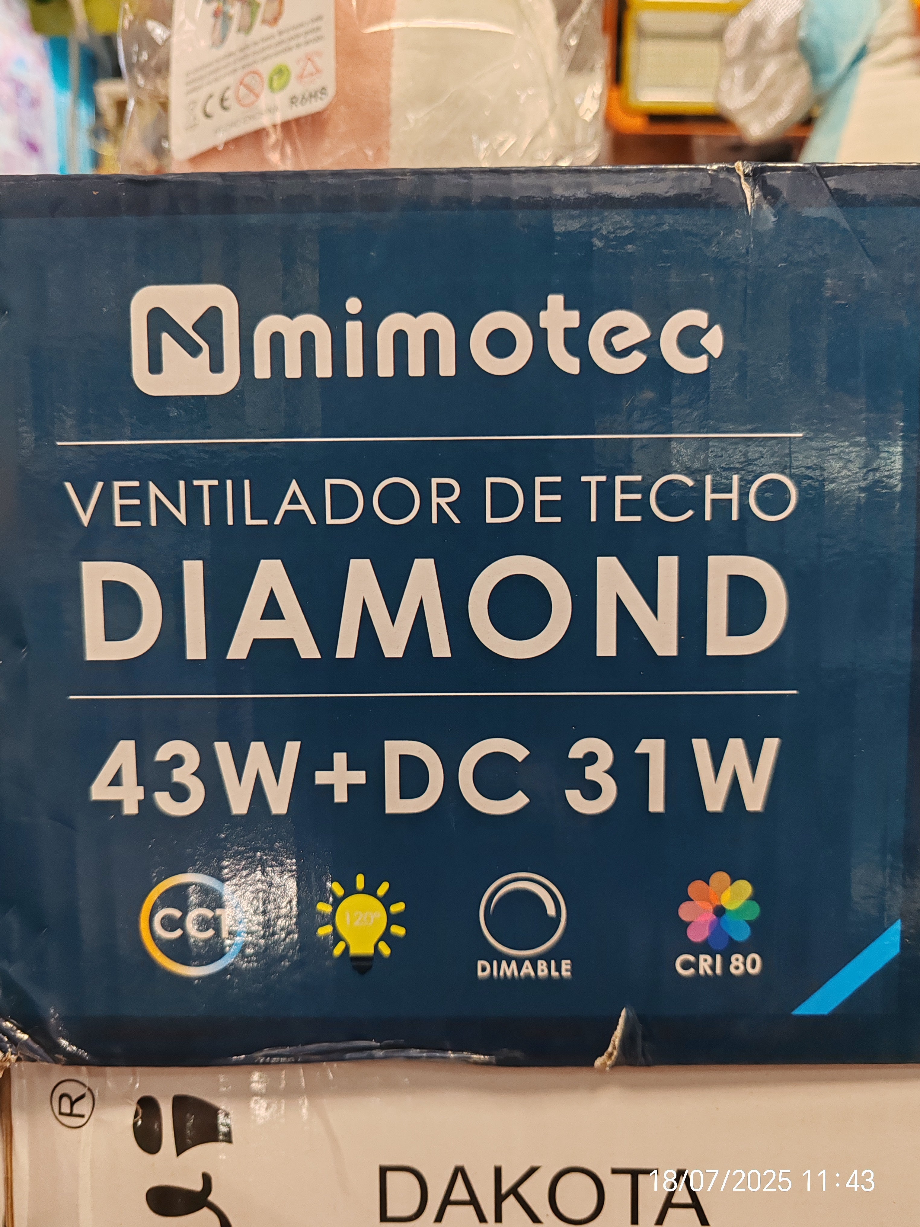 Ventilador de techo dé buena calidad con 6 velocidades con su mando verano y invierno tres modos de luz calidad blanca y natural, recomendó 100%